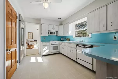 9 Carlisle Drive, Northport, NY 11768 - Photo 10