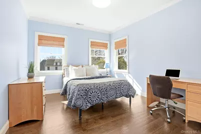 8 Wakefield Road, Scarsdale, NY 10583 - Photo 18