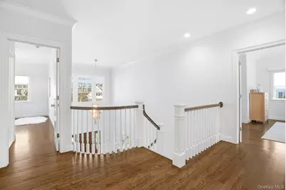8 Wakefield Road, Scarsdale, NY 10583 - Photo 12