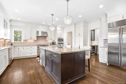 8 Wakefield Road, Scarsdale, NY 10583 - Photo 6