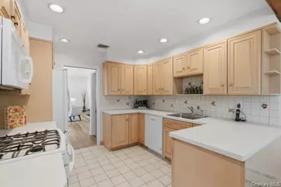 117 Crest Drive, Tarrytown, NY 10591 - Photo 14