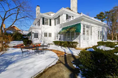 6 Emmet Place, Garden City, NY 11530 - Photo 2