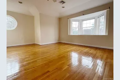 248-03 Depew Avenue #2FL, Little Neck, NY 11363 - Photo 2