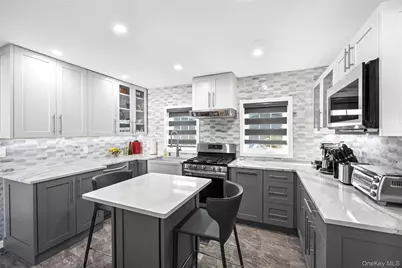 43 Wildflower Lane, Wantagh, NY 11793 - Photo 6