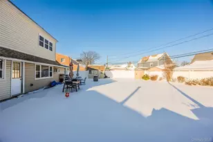 43 Wildflower Ln, Wantagh, NY 11793 - Photo 24