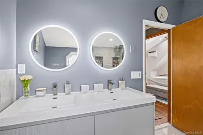 43 Wildflower Lane, Wantagh, NY 11793 - Photo 18