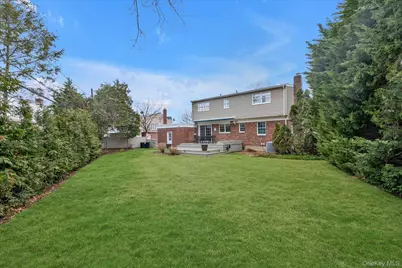 212 Wilton Street, New Hyde Park, NY 11040 - Photo 20