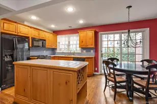 212 Wilton St, New Hyde Park, NY 11040 - Photo 8