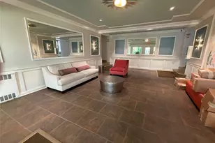 15 Clent Rd, Great Neck, NY 11021 - Photo 2