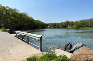 140 Old Winkle Point Rd, Northport, NY 11768 - Photo 34