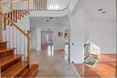 205 Fairfield Drive E, Holbrook, NY 11741 - Photo 2