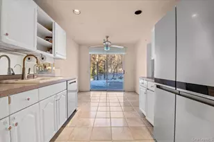 205 Fairfield Dr E, Holbrook, NY 11741 - Photo 16