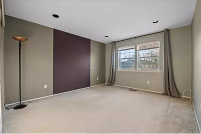 205 Fairfield Drive E, Holbrook, NY 11741 - Photo 28