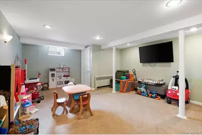 46 Lincoln Street, Farmingdale, NY 11735 - Photo 30