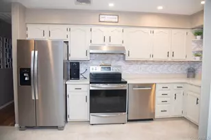 171 Tyler Ave, Miller Place, NY 11764 - Photo 10