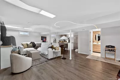 1024 Oaks Drive, Franklin Square, NY 11010 - Photo 16