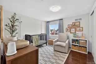 1024 Oaks Dr, Franklin Square, NY 11010 - Photo 12