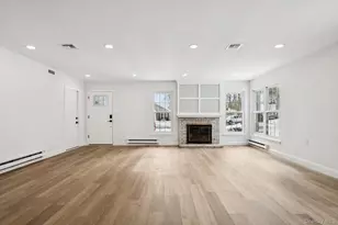 304 Kingston Ct, Ridge, NY 11961 - Photo 8