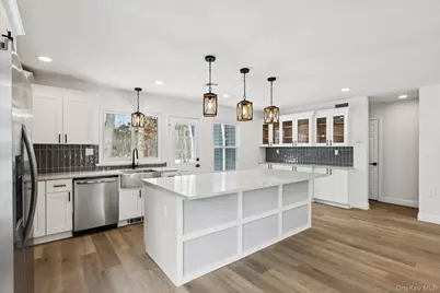 304 Kingston Court, Ridge, NY 11961 - Photo 18