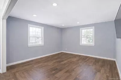 101 Spruce Avenue, Bethpage, NY 11714 - Photo 14