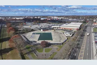 101 Spruce Avenue, Bethpage, NY 11714 - Photo 32