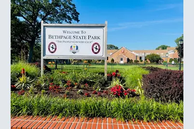 101 Spruce Avenue, Bethpage, NY 11714 - Photo 36