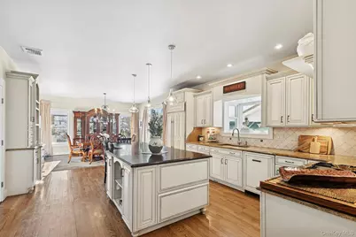 6 Dogwood Street, East Quogue, NY 11942 - Photo 2