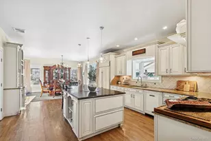 6 Dogwood St, East Quogue, NY 11942 - Photo 2