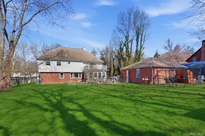 12 Cannon Court, Huntington, NY 11743 - Photo 16
