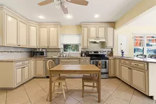 12 Cannon Ct, Huntington, NY 11743 - Photo 6