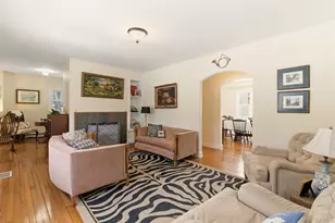 12 Cannon Ct, Huntington, NY 11743 - Photo 4