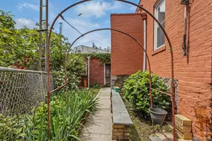 21-17 Hazen St, East Elmhurst, NY 11370 - Photo 6