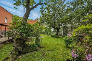 21-17 Hazen St, East Elmhurst, NY 11370 - Photo 10