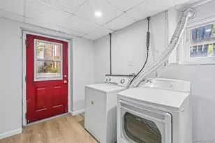 21-17 Hazen St, East Elmhurst, NY 11370 - Photo 22