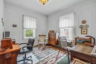 21-17 Hazen St, East Elmhurst, NY 11370 - Photo 18