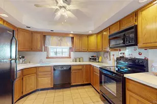 638 St George Ave, North Babylon, NY 11703 - Photo 8