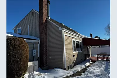 638 Saint George Avenue, North Babylon, NY 11703 - Photo 2