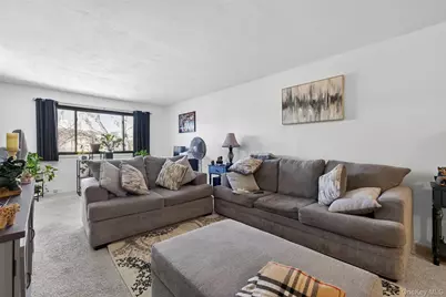 10 Oakwood Terrace #67, New Windsor, NY 12553 - Photo 6