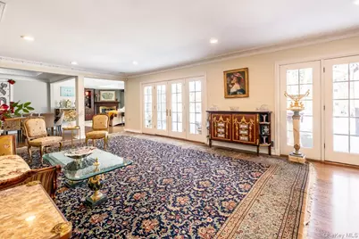 13 Lighthouse Road, Great Neck, NY 11024 - Photo 8