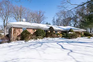 13 Lighthouse Rd, Great Neck, NY 11024 - Photo 2