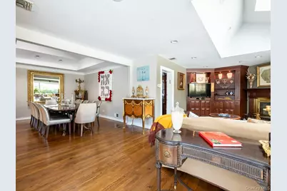 13 Lighthouse Road, Great Neck, NY 11024 - Photo 12