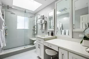 13 Lighthouse Rd, Great Neck, NY 11024 - Photo 18