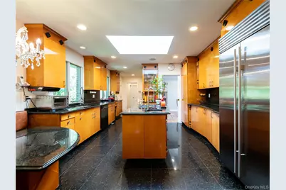 13 Lighthouse Road, Great Neck, NY 11024 - Photo 14