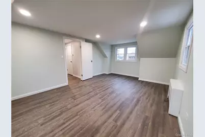 273 South 16th St, Lindenhurst, NY 11757 - Photo 8