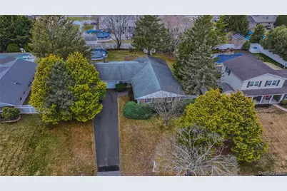 8 Royalston Lane, South Setauket, NY 11720 - Photo 26