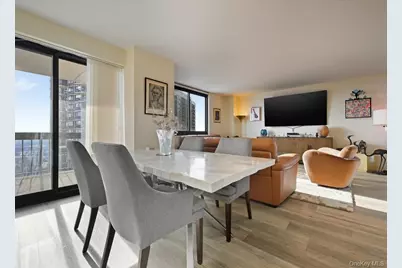 27110 Grand Central Parkway #25N, Floral Park, NY 11005 - Photo 10