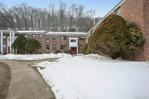 23 Lawrence Dr, White Plains, NY 10603 - Photo 22