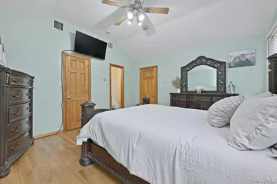 38 Bacon Lane, Babylon, NY 11702 - Photo 18