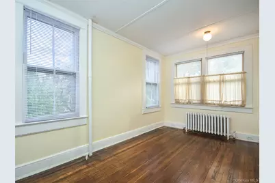 27 Summit Avenue, Sea Cliff, NY 11579 - Photo 20