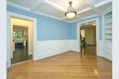 27 Summit Avenue, Sea Cliff, NY 11579 - Photo 12